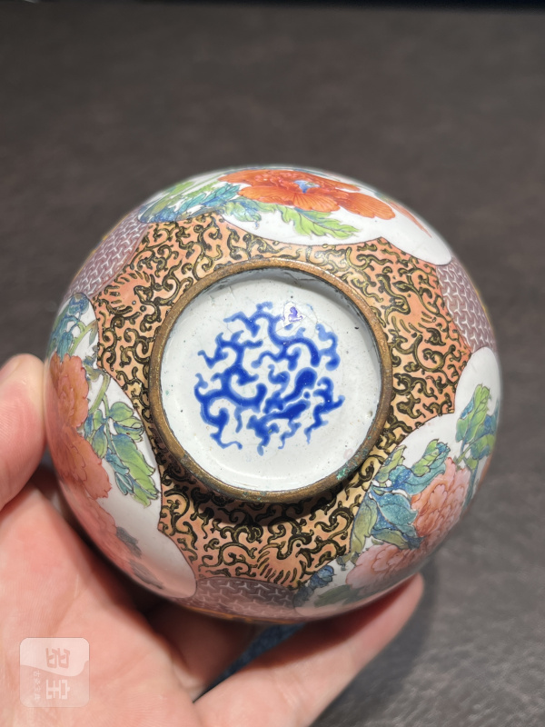 清康熙 铜胎珐琅彩锦地纹开光花卉纹茶圆 - 图15